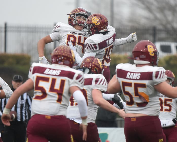 Central-Catholic.Tualatin.6A-football-final.Taylor-Balkom.9